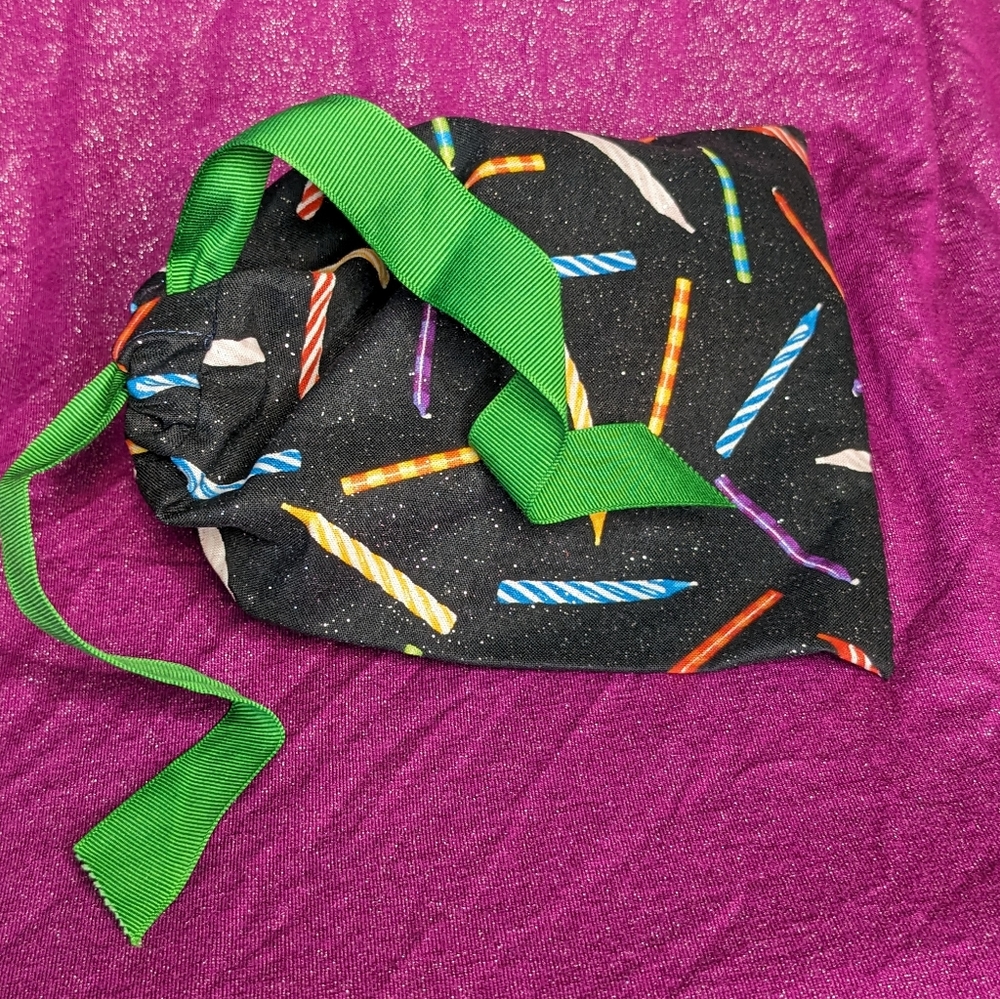 Small Reusable sparkle birthday candle drawstring giftbag- green ribbon (2of 2)